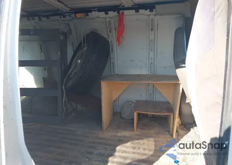 2005 Chevrolet Express z USA, uszkodzony, nr VIN 1GCFG15XX51172085